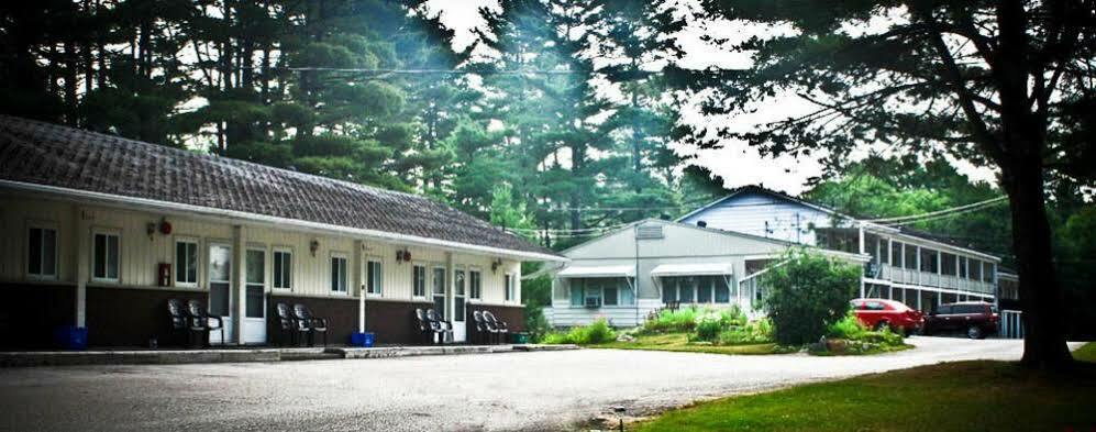Pinedale Inn Gravenhurst Eksteriør billede